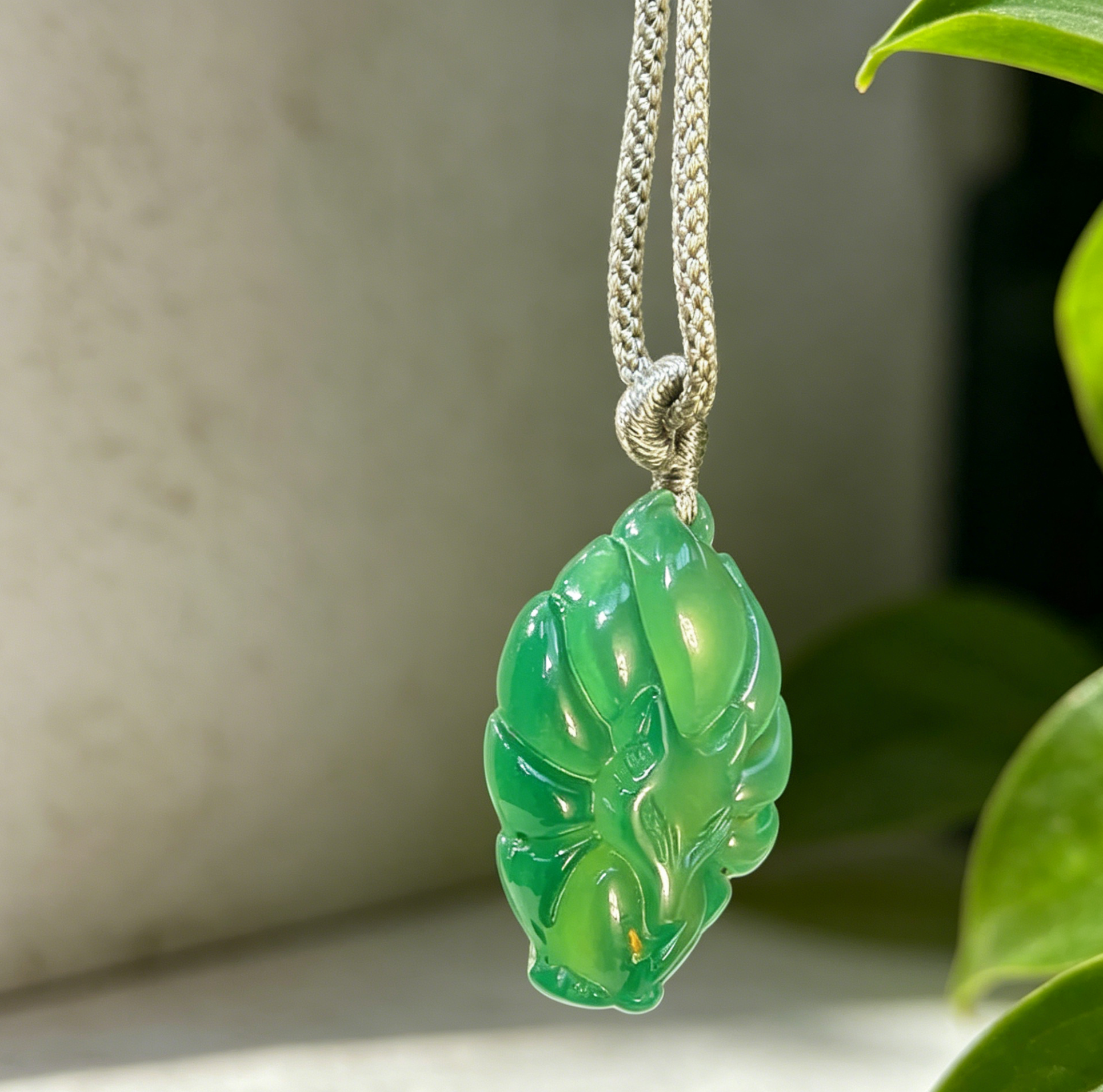 D116 Pendant Necklace: Green Fox Totem